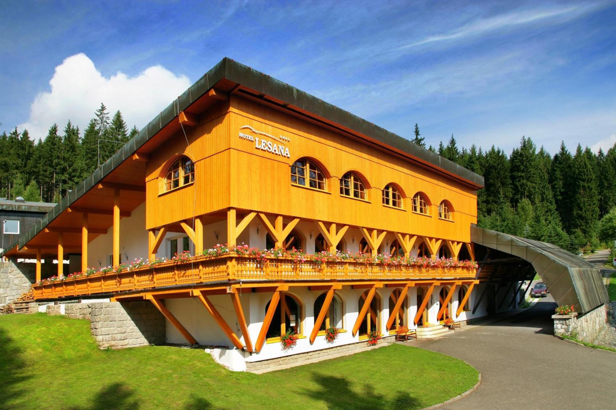 Hotel Lesana Spindleruv Mlyn Exterior photo